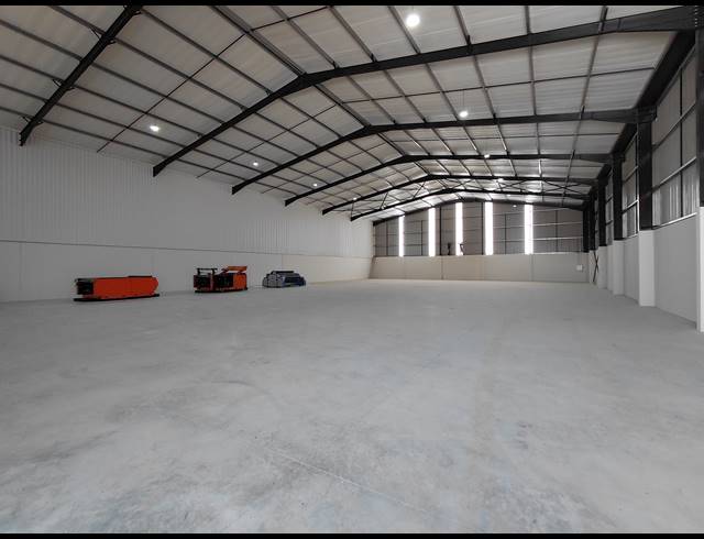 1,050M² WAREHOUSE TO LET IN CLAYVILLE